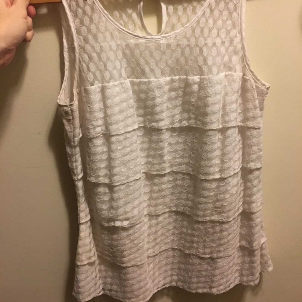 NY&Co white lace ruffled tank